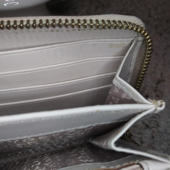 Kate Spade Cream Leather Three Dimensional Spade Patterned Zip Around Wallet - Picture 11 of 13